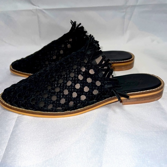 Free People Mirage Black Boho Preppy Leather Woven Slip On Flat Sandal - Picture 6 of 10
